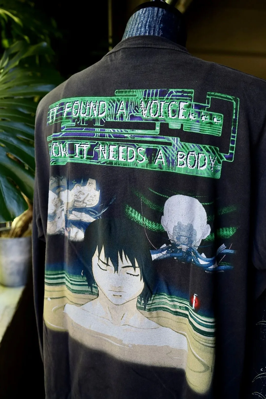 SAINT Mxxxxxx × GHOST IN THE SHELL Ghost in the Shell GS_LS TEE/GITS/BLK Big IP Ghost in the Shell co-branded model Motoko Kusanagi takes a bath Retro distressed long sleeves Ready-to-wear Assute dyeing All parts of the horse spray fade/replacement fade Correct accessories Joint LOGO wash mark/main mark/cherub mark Super complex printing reproduction Super long drawing/pattern making cycle Handmade graffiti made dirty